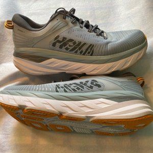 HOKA - BONDI 7    Men's  size 11